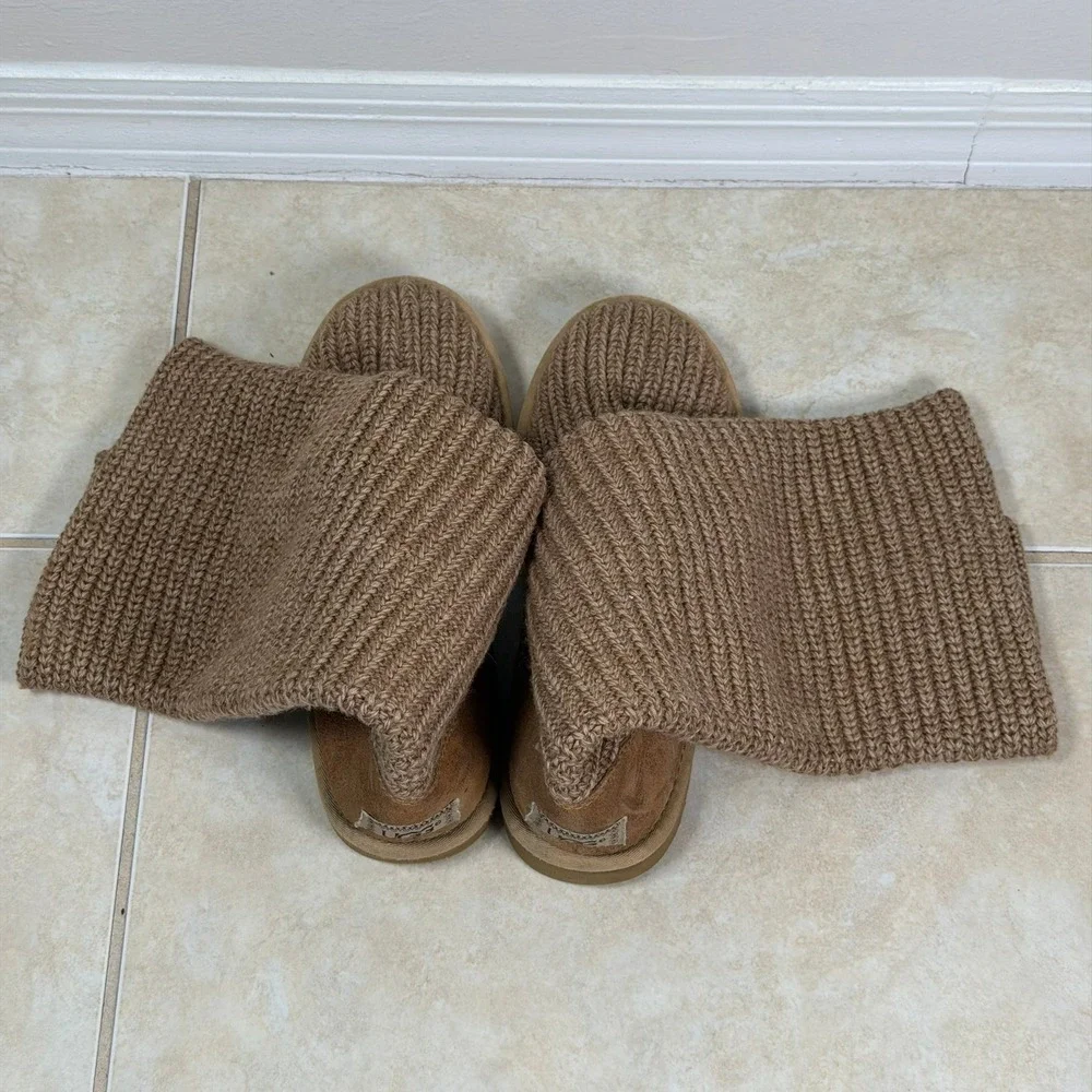 UGG Classic Cardy Boots Women 8 Tan Knit Three Button 5819 Tall Slouchy